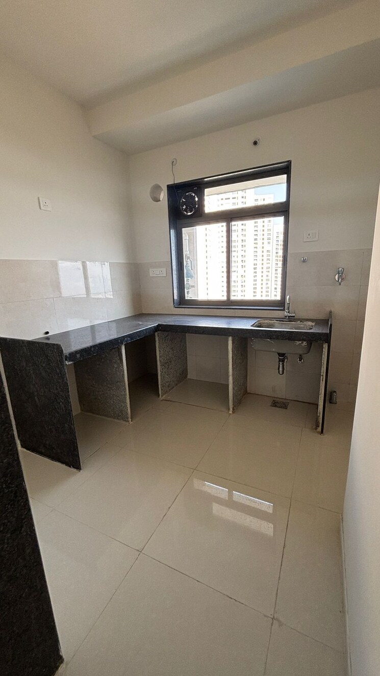 Kitchen, runwal-eirene-phase-2 1 Bedroom 422 Sq.Ft. Apartment In Balkum Pada Thane 8120527