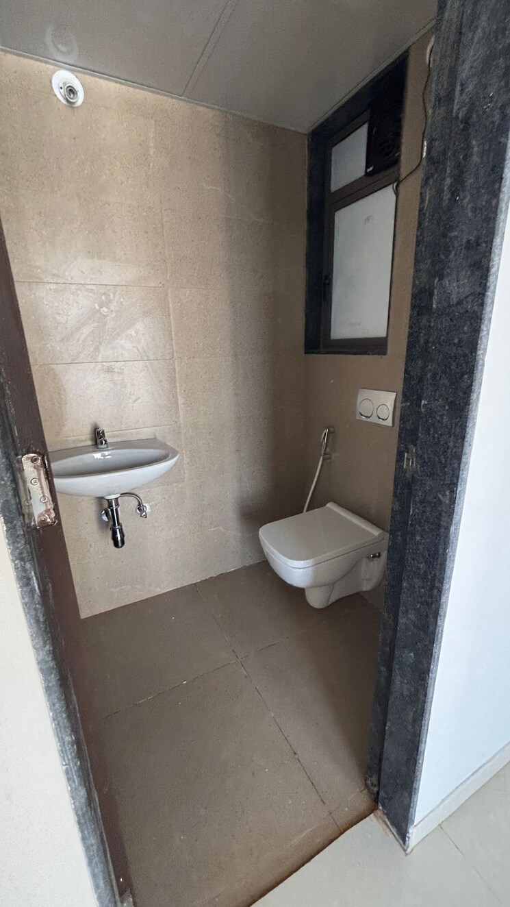 Bathroom, runwal-eirene-phase-2 1 Bedroom 422 Sq.Ft. Apartment In Balkum Pada Thane 8120527