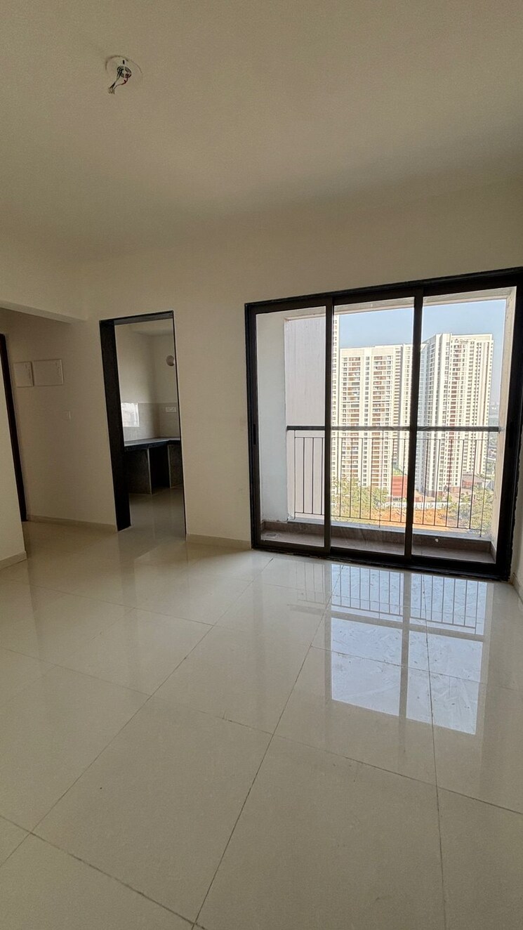 Room, runwal-eirene-phase-2 1 Bedroom 422 Sq.Ft. Apartment In Balkum Pada Thane 8120527