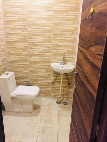 Bathroom in 2 BHK Apartment at GHB Splande, Patiala Road – for Rent