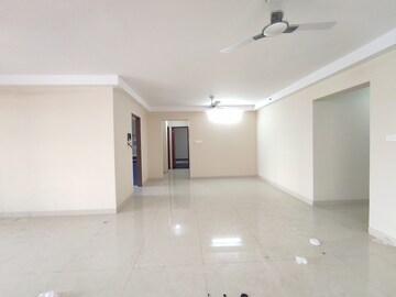 Room in 4 BHK Apartment at Paradise Lifespaces Sai World City, New Panvel – for Rent