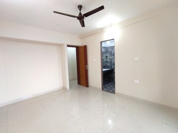 Room in 4 BHK Apartment at Paradise Lifespaces Sai World City, New Panvel – for Rent