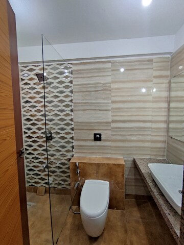 Furnished Amenities in 4 BHK Apartment at Paradise Lifespaces Sai World City, New Panvel – for Rent