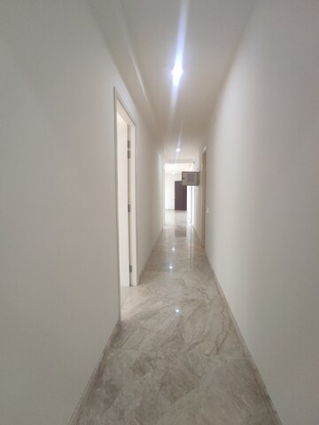 Furnished Amenities in 3 BHK Apartment at Hiranandani Fortune City, New Panvel – for Rent
