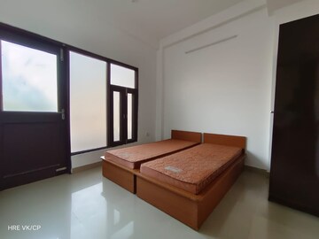 Room in 3 BHK Apartment at Palm Residency Chhatarpur, Chattarpur – for Rent