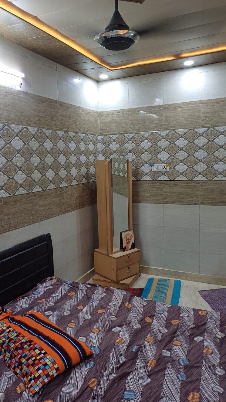 Bedroom, paschim vihar 2 Bedroom 50 Sq.Yd. Apartment In Paschim Vihar Delhi 8120638
