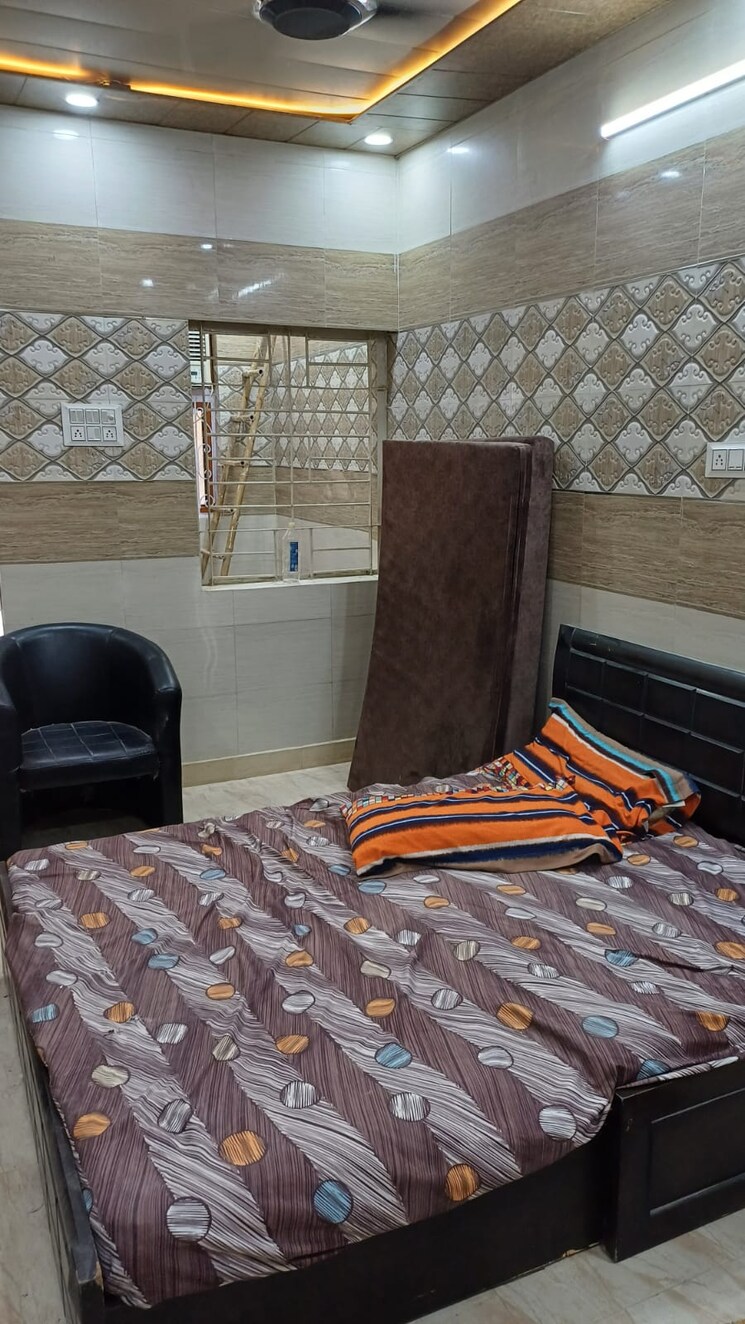 Bedroom, paschim vihar 2 Bedroom 50 Sq.Yd. Apartment In Paschim Vihar Delhi 8120638