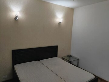 Room in 1.5 BHK Apartment at Unitech The Residences Sector 33, Sector 33 – for Rent