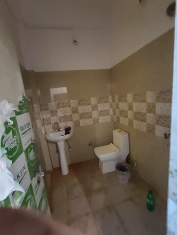 Bathroom in 2 BHK Independent House at Gomti Nagar – for Rent