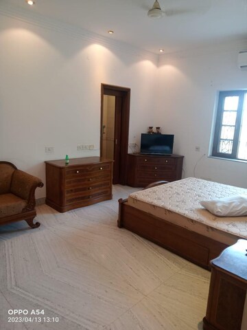 Bedroom in 2 BHK Builder Floor at Defence Colony – for Rent