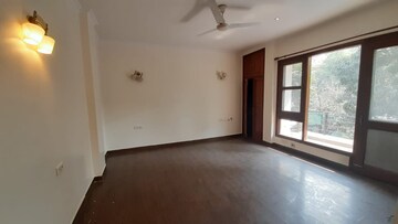 Room in 4 BHK Builder Floor at Greater Kailash ii – for Rent