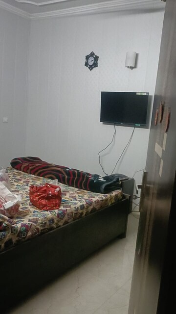 Bedroom in 3 BHK Builder Floor at Kailash Hills – for Rent