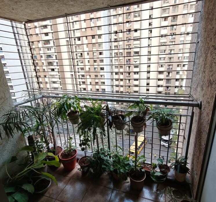 Balcony, lodha-splendora-river-view 3 Bedroom 950 Sq.Ft. Apartment In Ghodbunder Road Thane 8120802