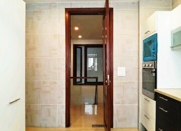 Room in 4 BHK Builder Floor at Panchsheel Park – for Rent