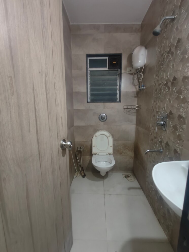 Bathroom, kamal-niwas-dahisar 1 Bedroom 344 Sq.Ft. Apartment In Dahisar West Mumbai 8120816