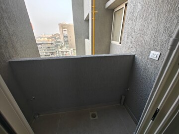 Furnished Amenities in 2 BHK Apartment at Supreme Estia Phase 1, Baner – for Rent