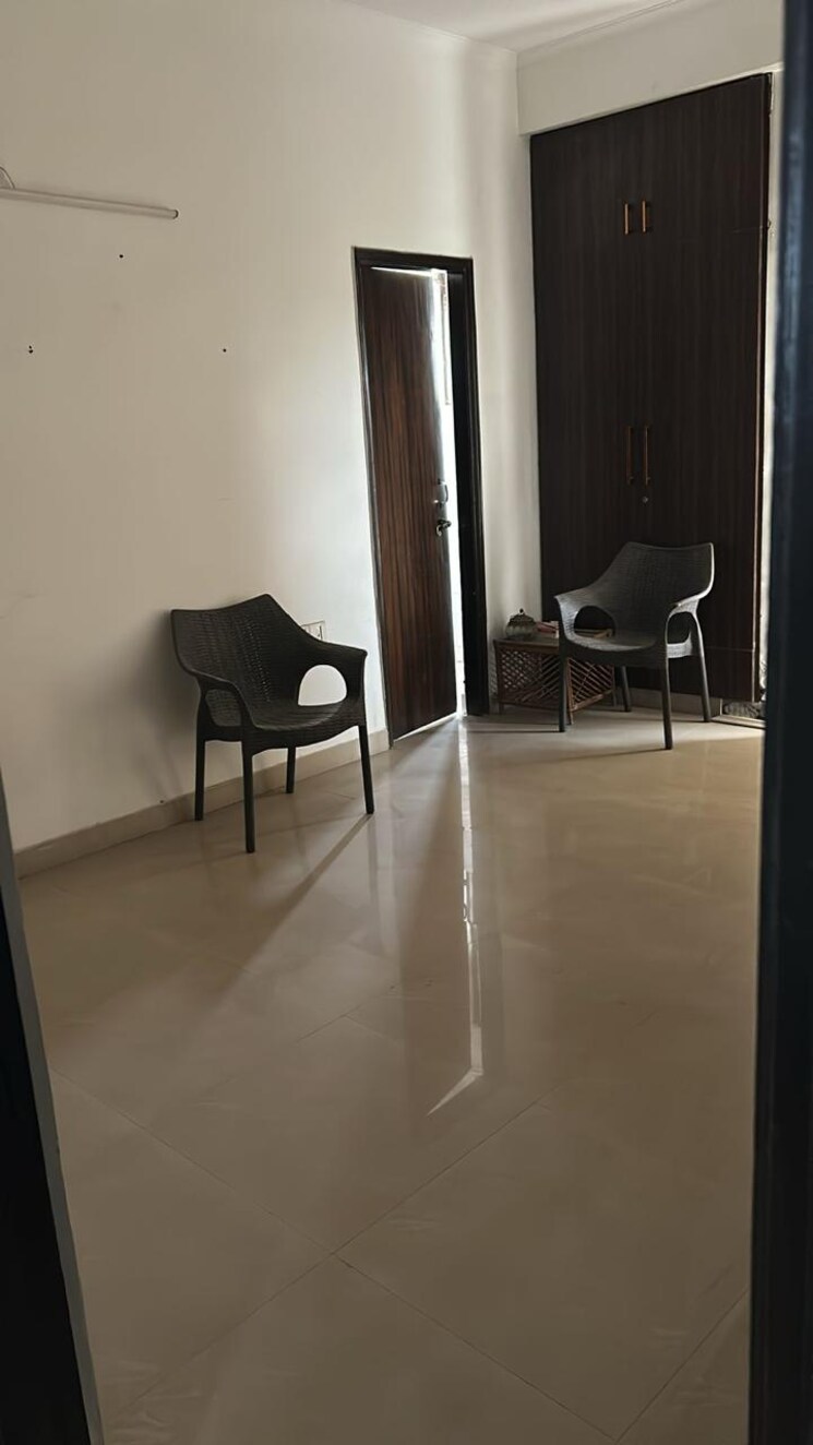 Living Room, sector 85 3 Bedroom 250 Sq.Yd. Builder Floor In Sector 85 Faridabad 8120841