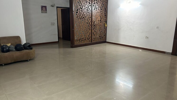 Room, sector 85 3 Bedroom 250 Sq.Yd. Builder Floor In Sector 85 Faridabad 8120841