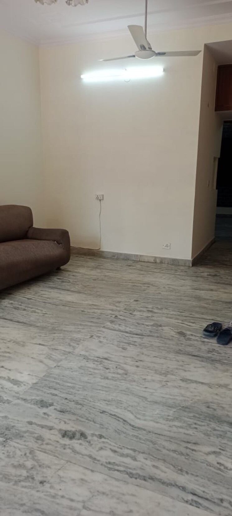 Room, chittaranjan park 2 Bedroom 1130 Sq.Ft. Builder Floor In Chittaranjan Park Delhi 8121017