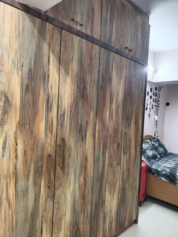 Furnished Amenities in 1 BHK Apartment at Kurla East – for Rent