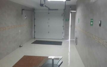 Shop For Rent in Sector 82