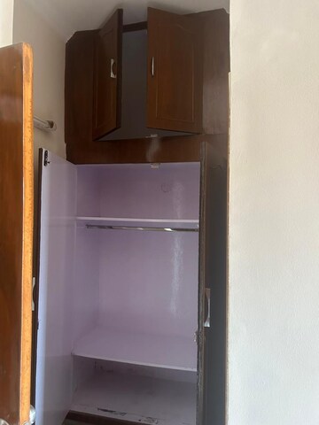 Furnished Amenities in 6+ BHK Independent House at Sector 44 – for Sale