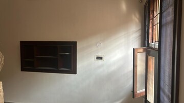 Room in 6+ BHK Independent House at Sector 44 – for Sale