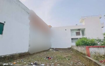 Plot For Sale in Wazirbagh Mohallah