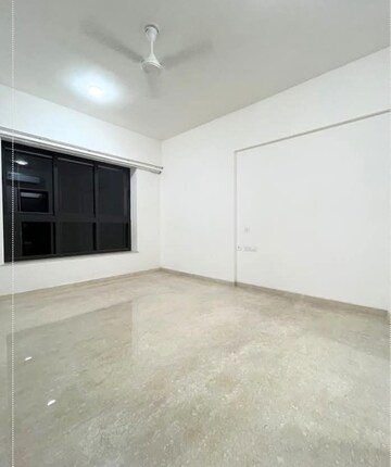Room in 2 BHK Apartment at Shapoorji Pallonji Vicinia, Powai – for Rent
