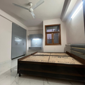 Room in 2 BHK Builder Floor at Pushp Vihar – for Rent