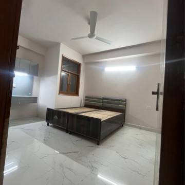Room in 2 BHK Builder Floor at Pushp Vihar – for Rent