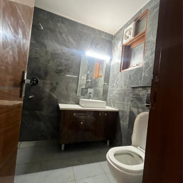 Attached Bathroom, pushp vihar 2 Bedroom 800 Sq.Ft. Builder Floor In Pushp Vihar Delhi 8121081