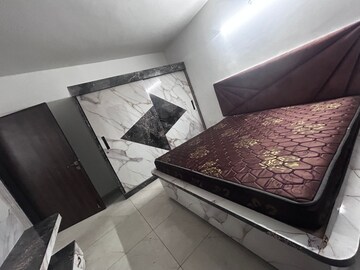 Room in 3.5 BHK Apartment at Rishita Manhattan, Gomti Nagar – for Rent