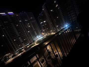 Furnished Amenities in 3.5 BHK Apartment at Rishita Manhattan, Gomti Nagar – for Rent