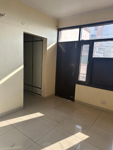 Room in 2 BHK Apartment at Sector 27 – for Rent