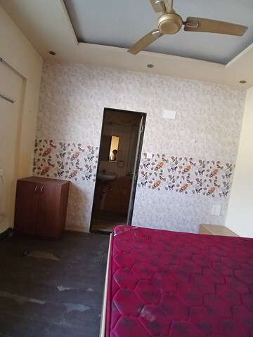 Furnished Amenities in 2 BHK Apartment at Mantri Park, Goregaon East – for Rent