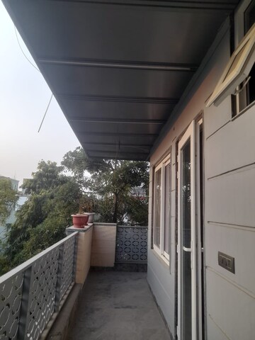 Balcony in 2 BHK Builder Floor at RWA Apartments, Sector 31 – for Rent