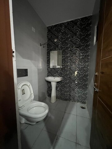 Bathroom in 3 BHK Apartment at APS Platinum Towers, Peer Mucchalla – for Rent