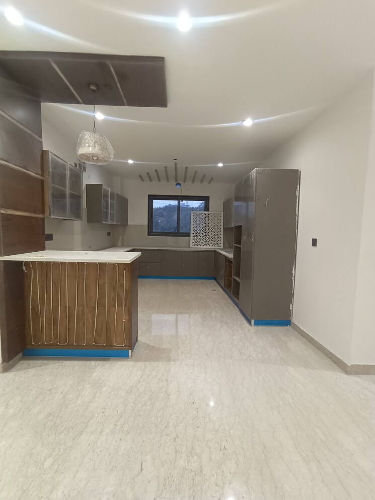 Living Room, srishti-greenfield-homes 4 Bedroom 3500 Sq.Ft. Builder Floor In Green Fields Colony Faridabad 8121285