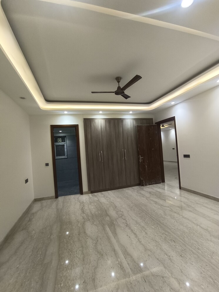 Bedroom, srishti-greenfield-homes 4 Bedroom 3500 Sq.Ft. Builder Floor In Green Fields Colony Faridabad 8121285