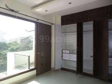 Building Lobby in 3 BHK Builder Floor at Eros Rosewood City, Sector 49 – for Rent