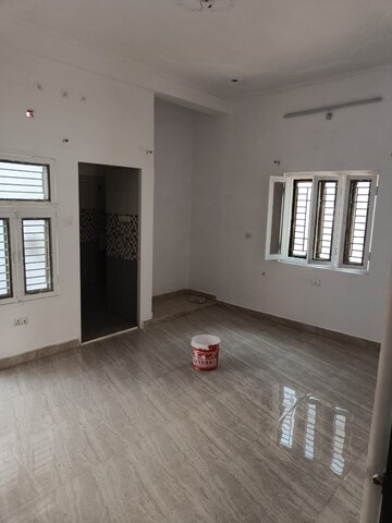 Room in 2 BHK Independent House at Jankipuram Extension – for Rent