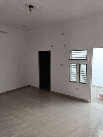 Room in 2 BHK Independent House at Jankipuram Extension – for Rent