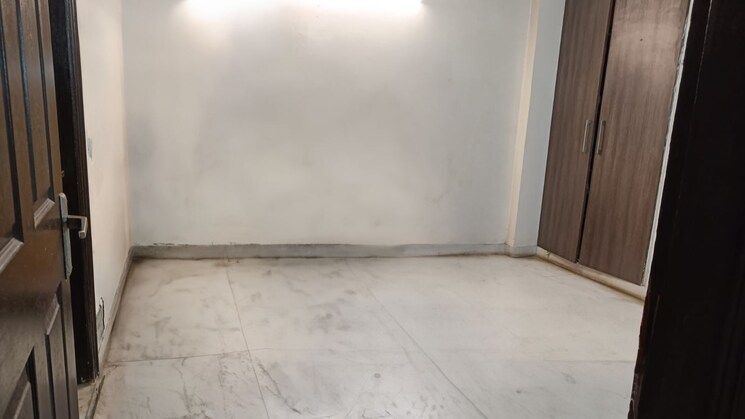 Room, chattarpur 3 Bedroom 900 Sq.Ft. Apartment In Chattarpur Delhi 8121355