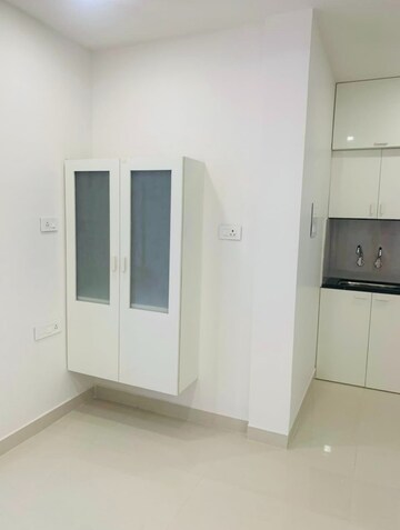 Room in 3 BHK Apartment at Prestige Tranquil, Kokapet – for Rent