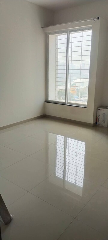 Room in 1 BHK Apartment at Yashwin Orrizonte, Kharadi – for Rent