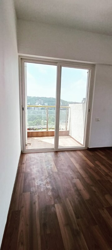 Room in 3 BHK Apartment at Lohia Jain Vallonia Apartments, Bavdhan – for Rent