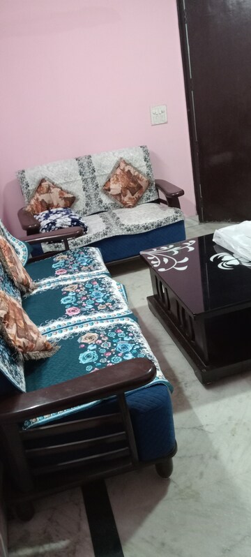 2 BHK Builder Floor For Rent in Govindpuri