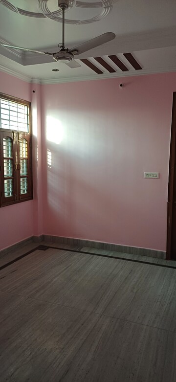 Furnished Amenities in 4 BHK Villa at Wazirganj – for Rent
