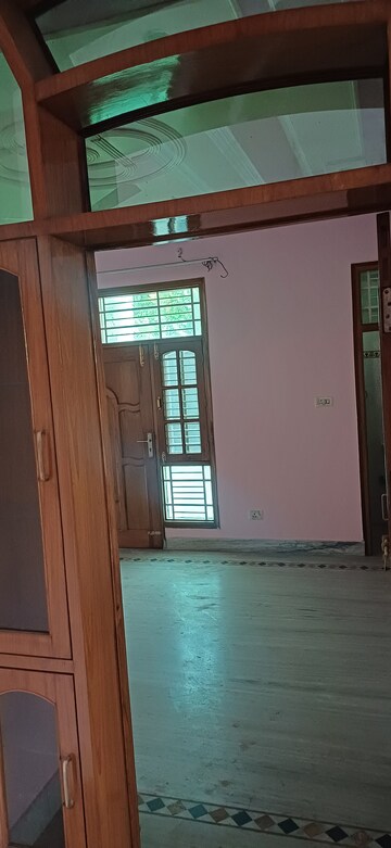 Bedroom in 4 BHK Villa at Wazirganj – for Rent